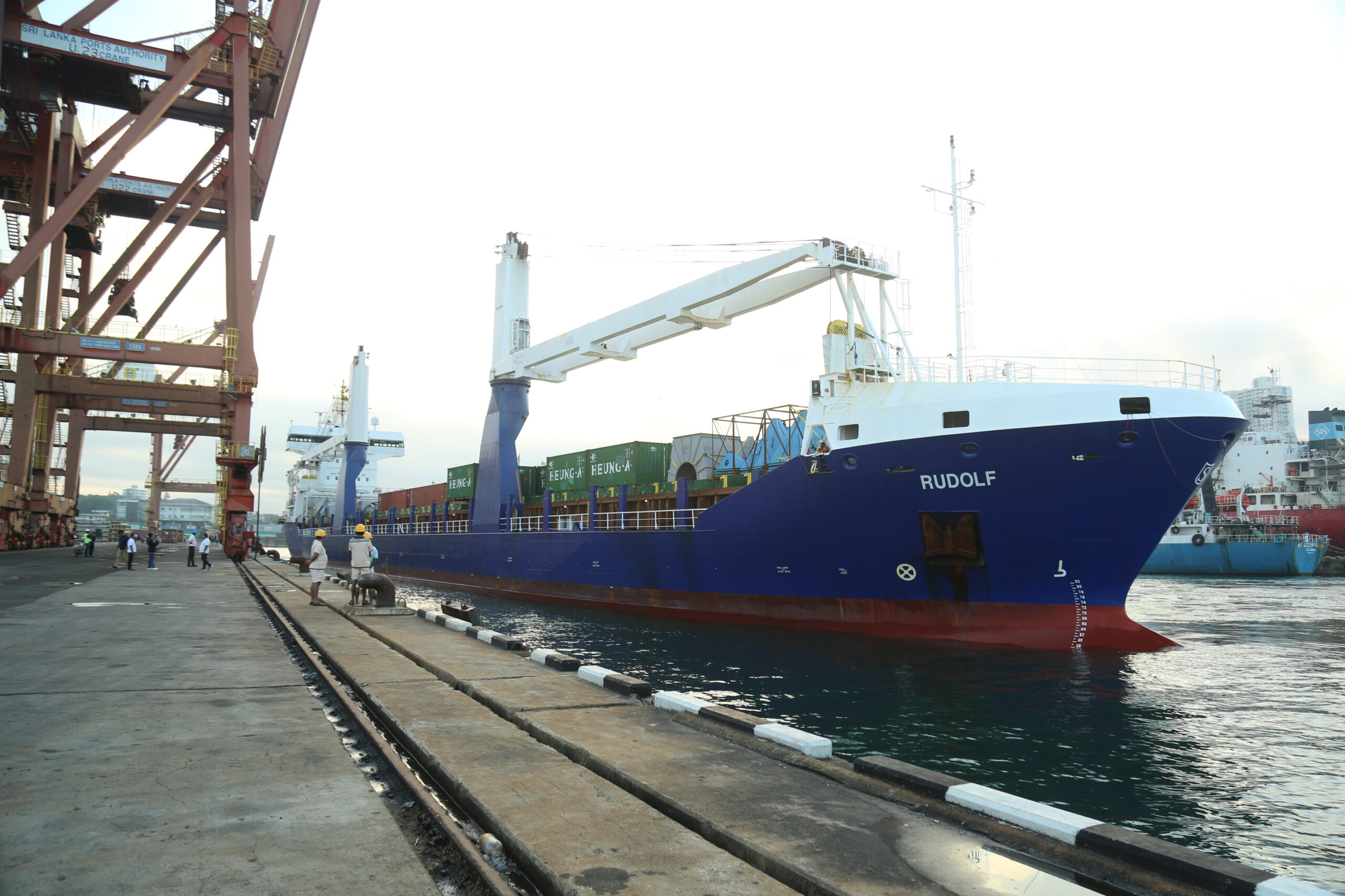 company-page-slider-inner-img